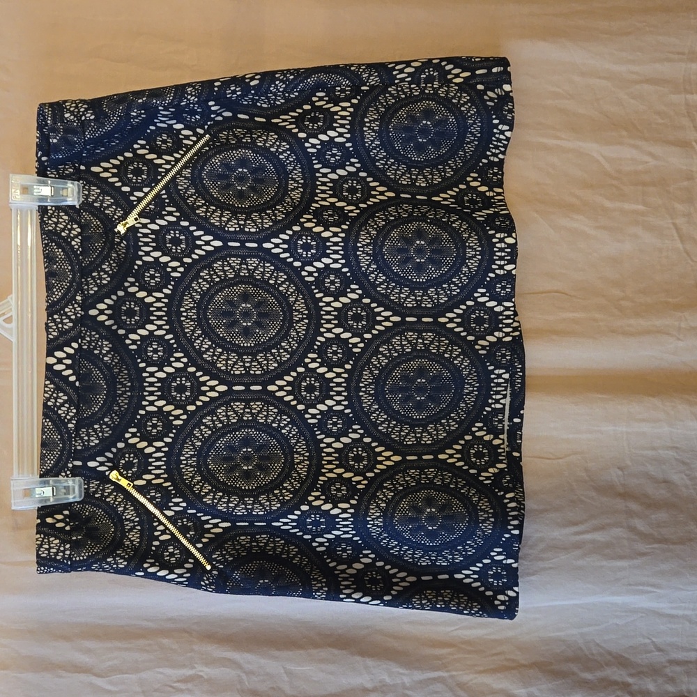 TACERA mini navy blue and taupe crocheted skirt. Women's L
